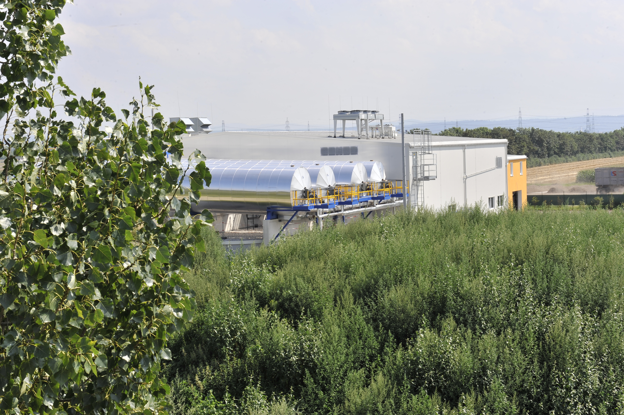 Unsere industrielle Biogas-Anlage in Zwentendorf (Ansicht von Nord-West)